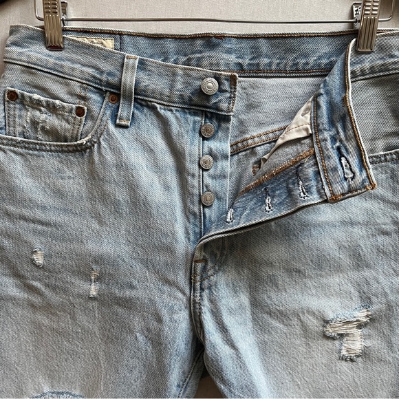 Levi’s Distressed Denim Jean Shorts Sz 32 - Picture 5 of 10